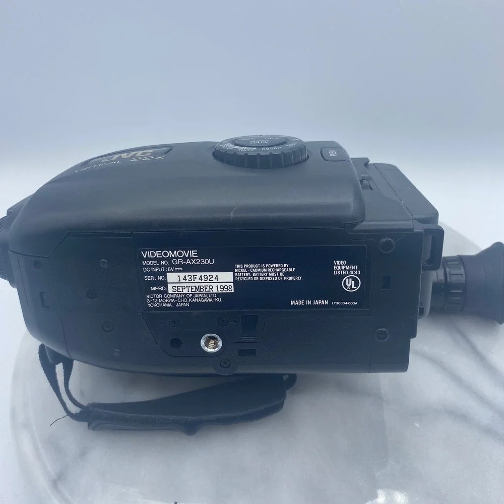 JVC GR-AX230U VHS Camcorder 22x Optical‎ Zoom Vintage 1998 Bundle Parts Only